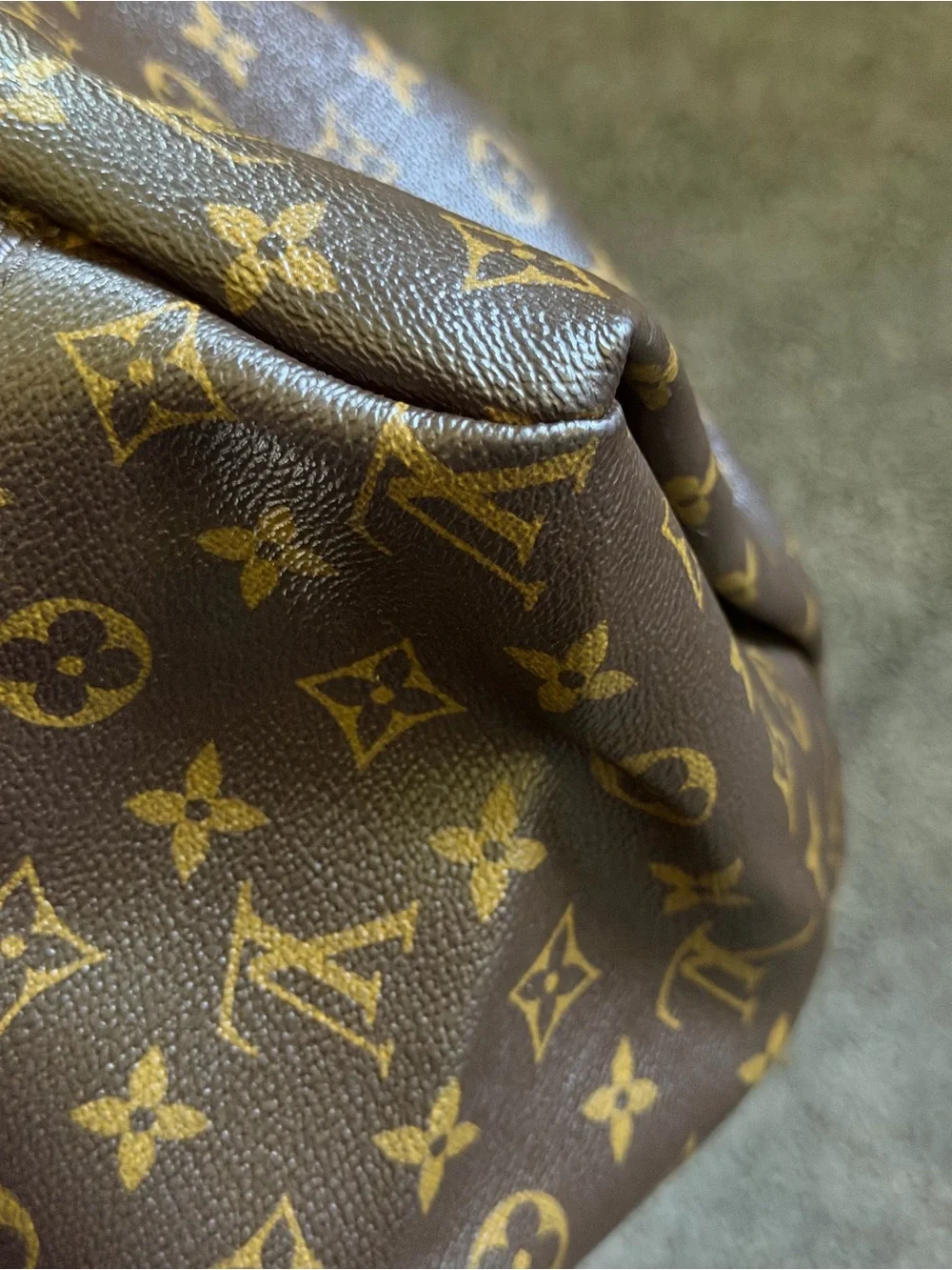 Louis Vuitton monogram Artsy with COA/dust bag
